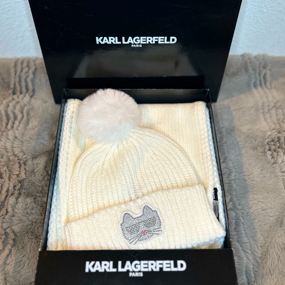 Karl Lagersfeld Paris NIB knit hat and scarf set
